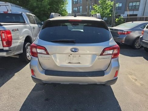 Used 2016 Subaru Outback 2.5i Limited AWD/4WD image 6