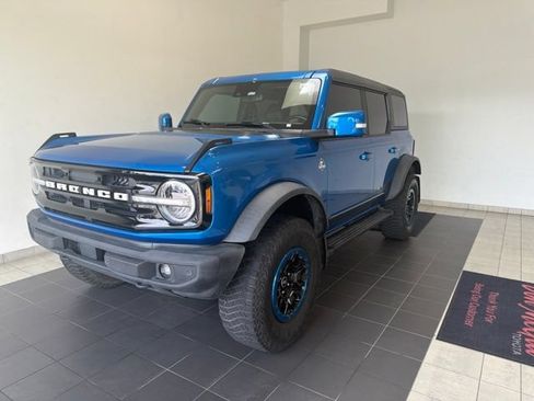 Used 2021 Ford Bronco Outer Banks w/ Sasquatch Package AWD/4WD image 2