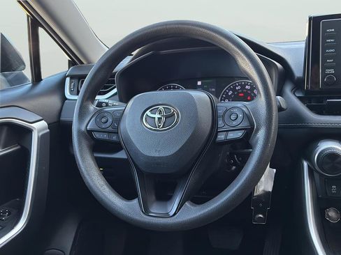 Used 2022 Toyota RAV4 LE image 19
