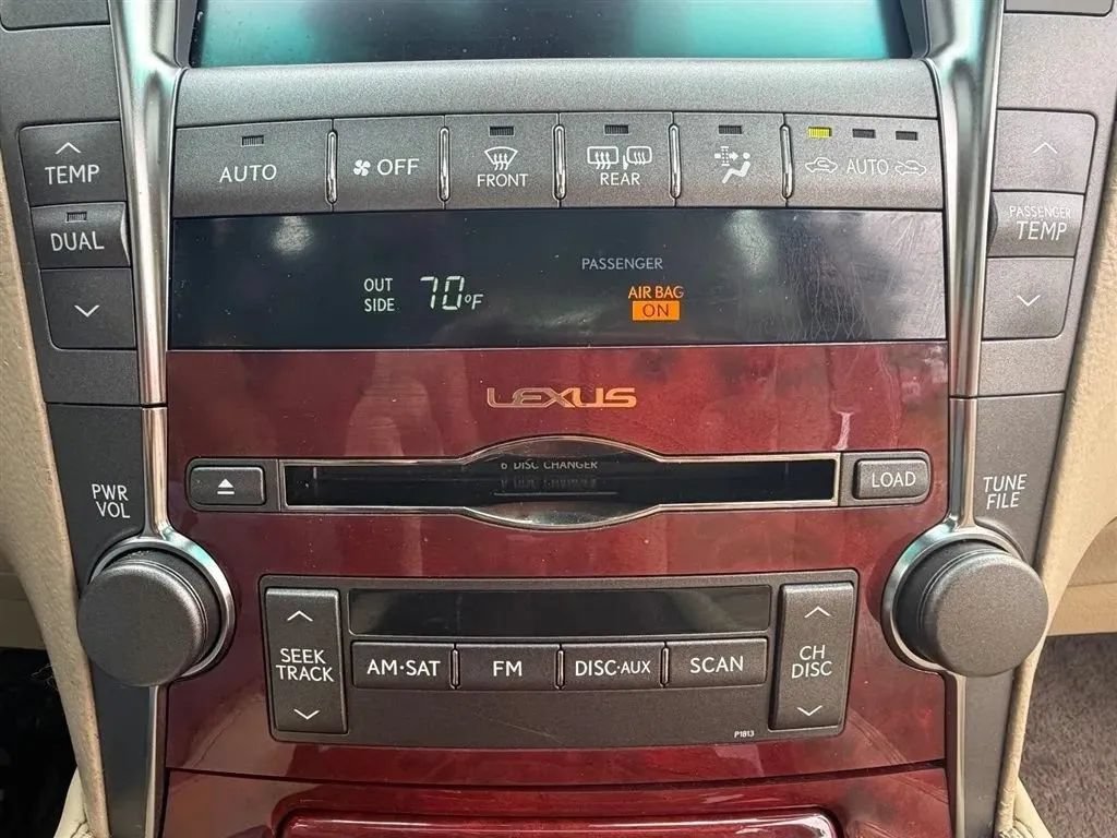 Used 2009 Lexus LS 460 w/ Comfort Pkg RWD image 17