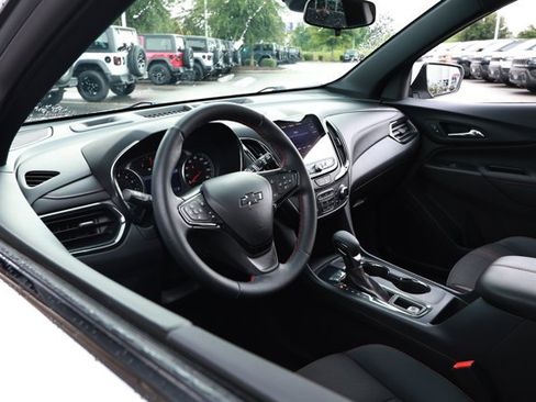 Used 2024 Chevrolet Equinox RS FWD image 23