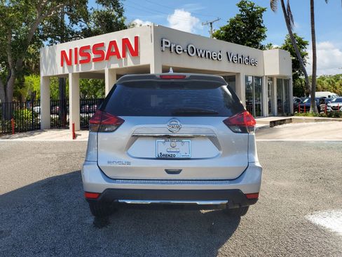 Certified 2019 Nissan Rogue S image 5
