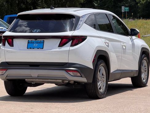 Certified 2025 Hyundai Tucson SE FWD image 11
