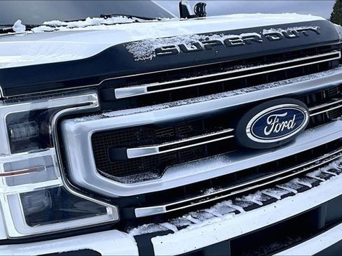 Used 2022 Ford F350 Platinum image 34