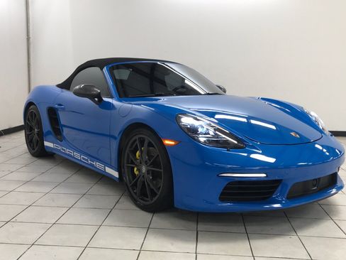 Used 2022 Porsche 718 Boxster RWD image 3