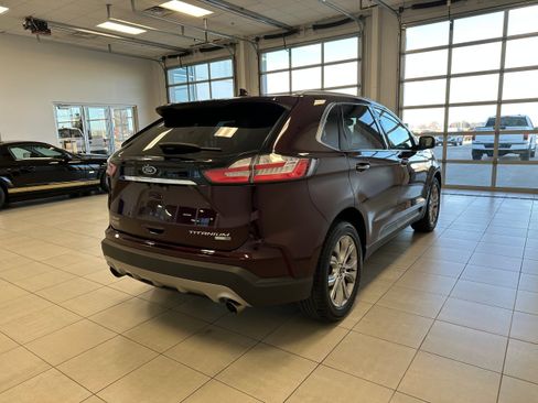 Used 2019 Ford Edge Titanium w/ Cold Weather Package image 5