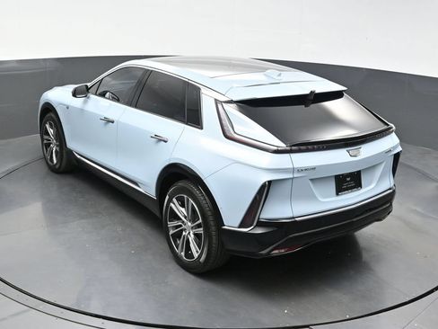 Certified 2024 Cadillac Lyriq Luxury AWD/4WD image 35