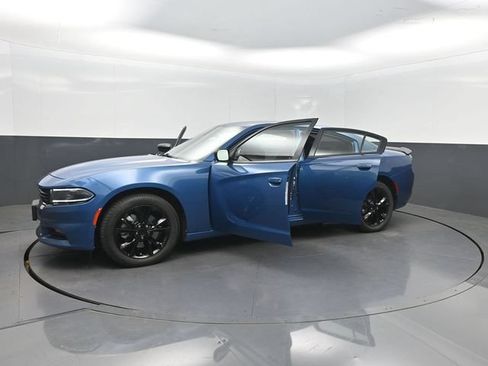 Used 2022 Dodge Charger SXT w/ Blacktop Package AWD/4WD image 40