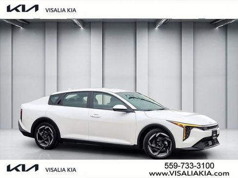 New 2025 Kia K4 EX image 1