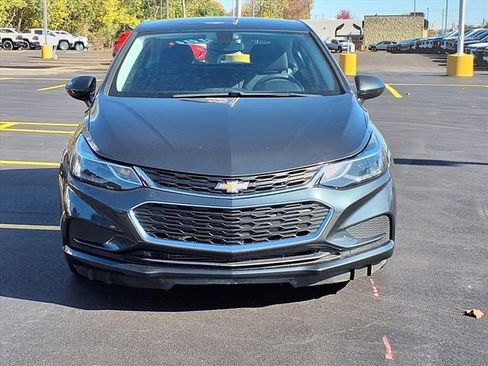 Used 2018 Chevrolet Cruze LT w/ Convenience Package image 22