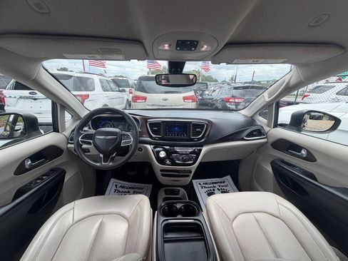 Used 2021 Chrysler Voyager Lxi FWD image 15
