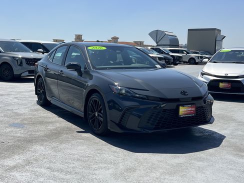 Used 2026 Toyota Camry SE w/ Convenience Package FWD image 10