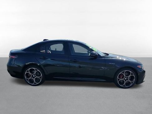 Used 2024 Alfa Romeo Giulia Veloce image 4