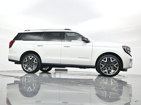 Used 2025 Ford Expedition Platinum w/ Platinum Ultimate Package AWD/4WD image 52