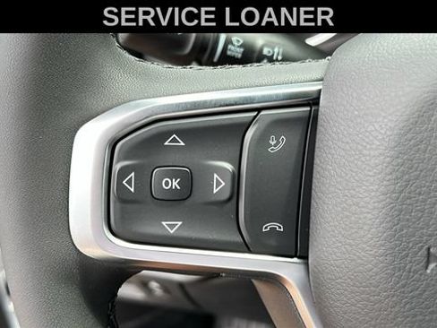 Used 2025 RAM 1500 4x4 Crew Cab image 12