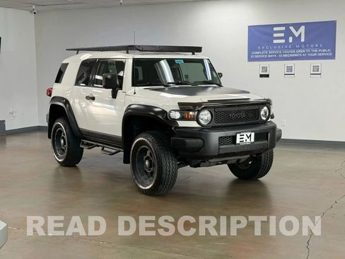 Used 2014 Toyota FJ Cruiser 4WD image 1