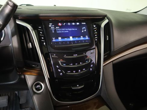 Used 2020 Cadillac Escalade Premium Luxury w/ Escalade Sport Edition image 5