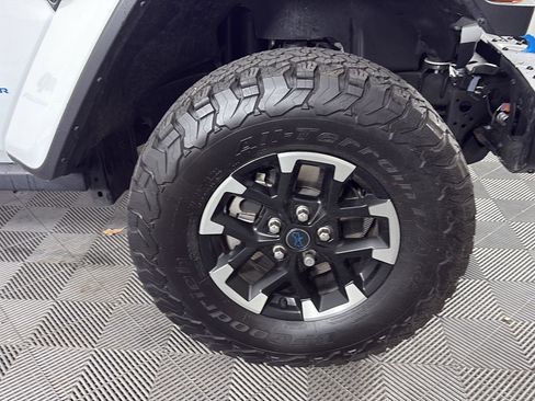 Used 2025 Jeep Wrangler Unlimited Rubicon 4xe AWD/4WD image 15