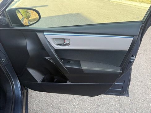 Used 2016 Toyota Corolla LE FWD image 38