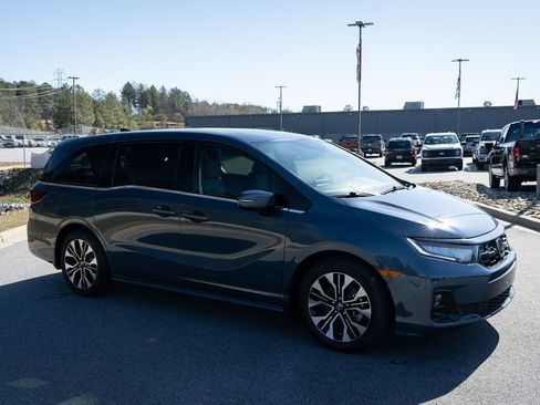 Used 2026 Honda Odyssey Elite image 12