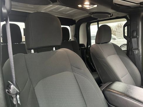 Used 2022 Jeep Gladiator Sport image 30