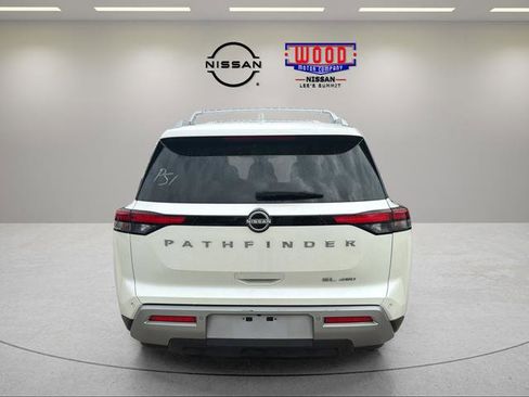 Used 2024 Nissan Pathfinder SL AWD/4WD image 3