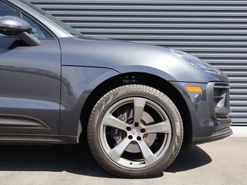 Certified 2023 Porsche Macan AWD/4WD image 12