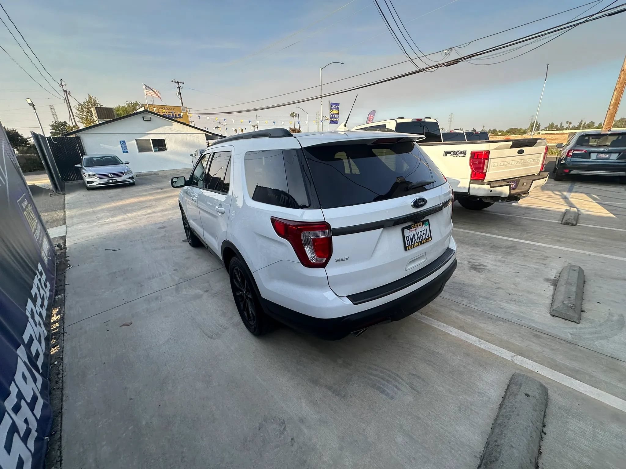 Used 2018 Ford Explorer XLT w/ Equipment Group 202A FWD image 8