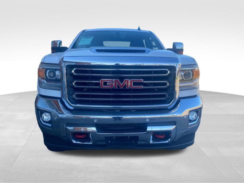 Used 2018 GMC Sierra 2500 SLT w/ Duramax Plus Package AWD/4WD image 17