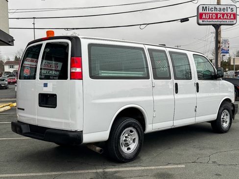 Used 2017 Chevrolet Express 2500 image 4