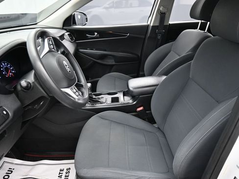 Used 2019 Kia Sorento FWD V6 image 10