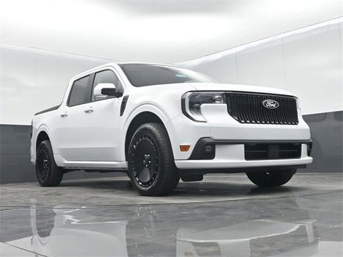 Used 2025 Ford Maverick Lobo image 48