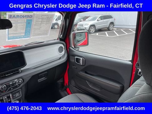 Certified 2025 Jeep Wrangler Unlimited Sahara AWD/4WD image 58