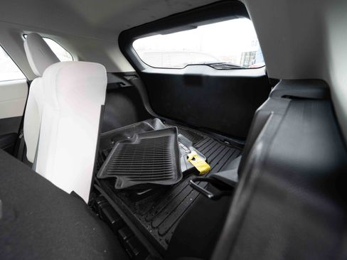 Used 2024 Toyota Corolla Cross LE image 24