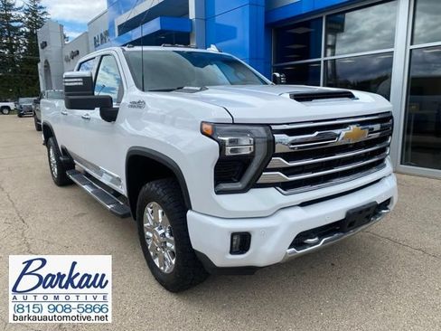 Used 2024 Chevrolet Silverado 2500 High Country w/ High Country Premium Package AWD/4WD image 1
