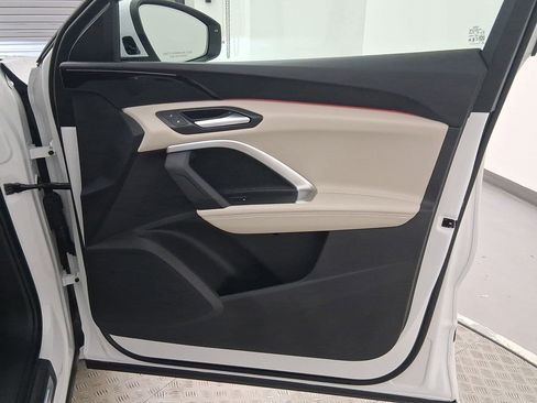 Used 2025 Audi Q5 Premium w/ Convenience Package image 28