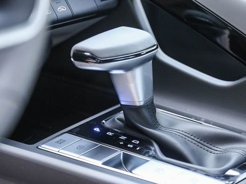 New 2025 Hyundai Elantra SEL FWD image 25