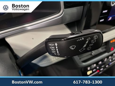 New 2026 Volkswagen Taos SEL image 17