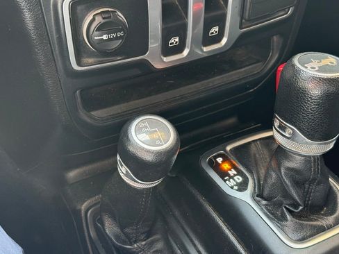 Used 2018 Jeep Wrangler Sport S image 23