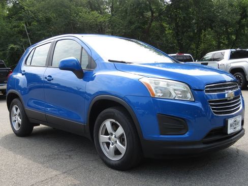 Used 2016 Chevrolet Trax LS AWD/4WD image 3