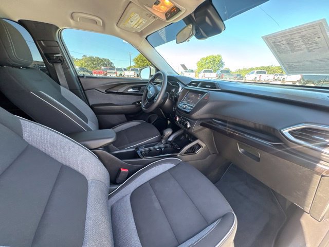 Used 2023 Chevrolet TrailBlazer LT FWD image 26