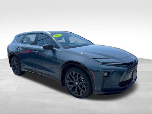 Used 2025 Toyota Crown Signia AWD/4WD image 9