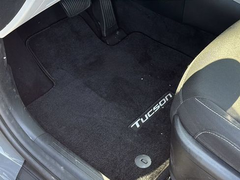 Certified 2024 Hyundai Tucson SEL FWD image 17