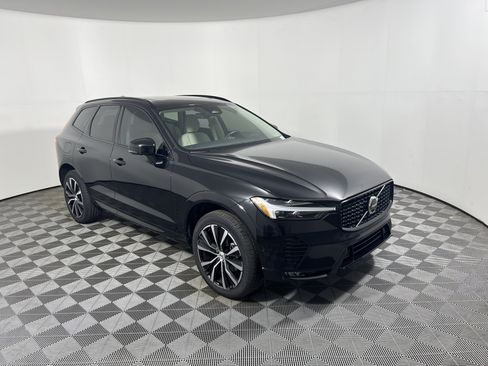 Used 2025 Volvo XC60 B5 Plus w/ Protection Package Premier AWD/4WD image 7