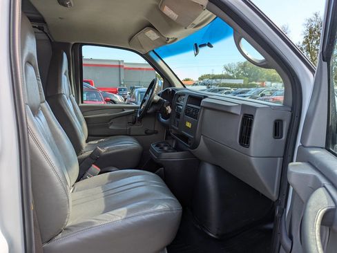 Used 2004 Chevrolet Express 1500 image 18