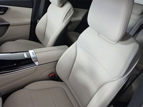 New 2026 Mercedes-Benz GLC 300 image 8