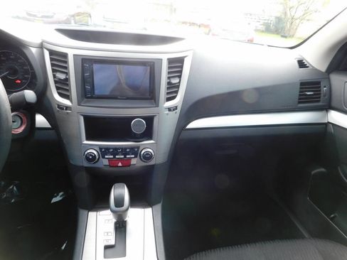 Used 2010 Subaru Legacy 2.5i image 7