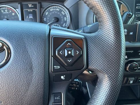 Used 2022 Toyota Tacoma TRD Off-Road w/ TRD Premium Off Road Package image 27
