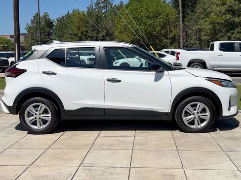 Used 2023 Nissan Kicks S image 16