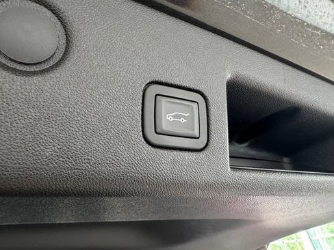 Used 2019 Chevrolet Equinox LT AWD/4WD image 42